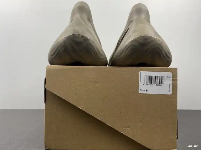 Foam Yeezy Stone Adidas GX4472 RNNR Sage 0509